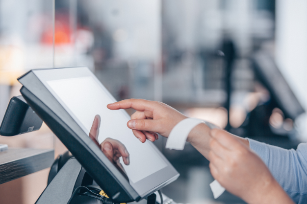 Tecnologías que apoyan al sector de ventas y atención al cliente en turismo